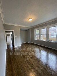 6445 S Troy St in Chicago, IL - Building Photo - Building Photo