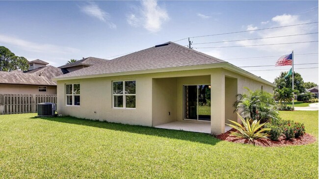 2101 SE Floresta Dr in Port St. Lucie, FL - Building Photo - Building Photo