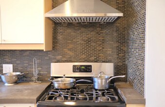 1041 Mirror St in Pittsburgh, PA - Building Photo - Building Photo