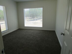 8875 Warnerville Rd in Oakdale, CA - Building Photo - Building Photo