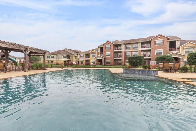 Cypress Creek Apartment Homes at Fayridge ... photo'