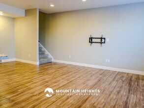 824 Newfield Dr in Sandy, UT - Building Photo - Building Photo