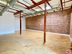 726 S Santa Fe Ave in Los Angeles, CA - Building Photo - Building Photo