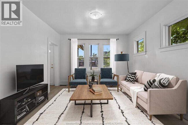 426 Tecumseh Rd W in Windsor, ON - Building Photo - Building Photo