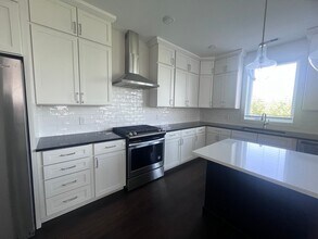 621 Fairview Ave NE in Grand Rapids, MI - Building Photo - Building Photo
