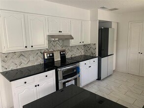 1520 Parkside Dr in Carrollton, TX - Building Photo - Building Photo