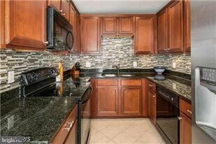 6659 Jefferson Ave in Falls Church, VA - Building Photo