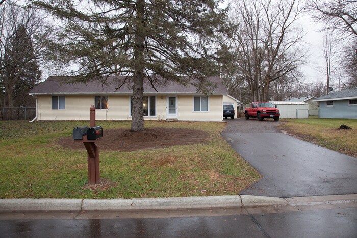 10141 Sycamore St NW in Coon Rapids, MN - Building Photo