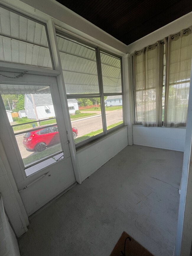 2733 Elm St in Dubuque, IA - Building Photo - Building Photo
