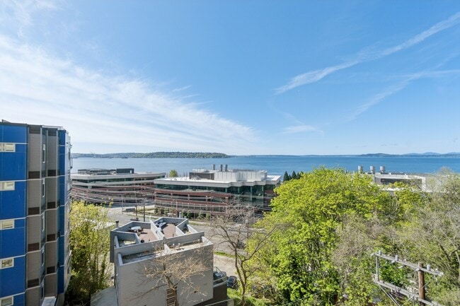 500 5th Avenue West, Unit 604 in Seattle, WA - Building Photo - Building Photo