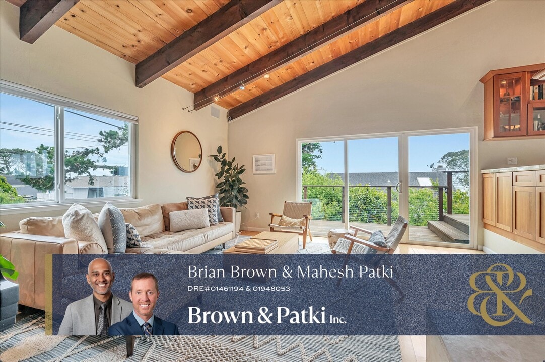 582 Sierra St in Moss Beach, CA - Building Photo