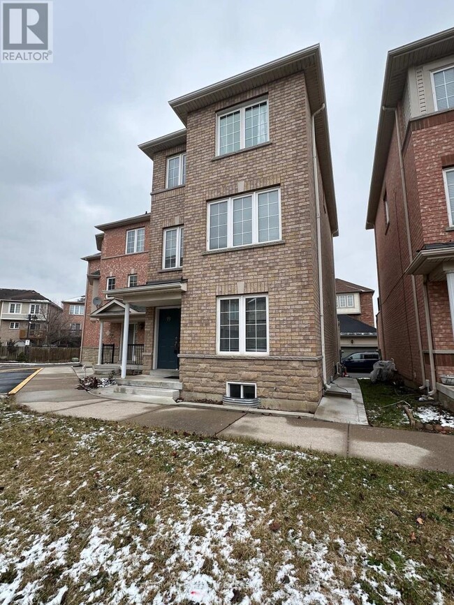 19 Pedigree Mews in Toronto, ON - Building Photo - Building Photo