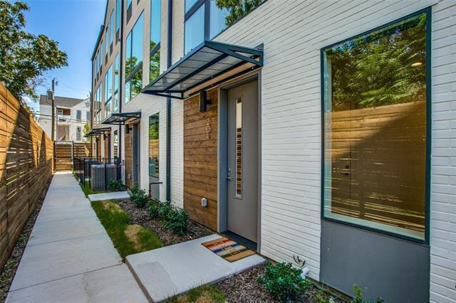 4419 Cabell Dr in Dallas, TX - Building Photo - Building Photo