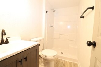 21 Larue St in Reeds Spring, MO - Building Photo - Building Photo