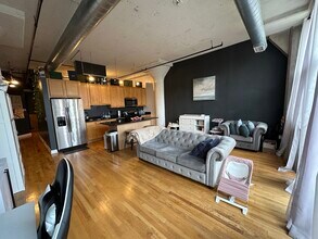 221 E Cullerton St in Chicago, IL - Building Photo - Building Photo