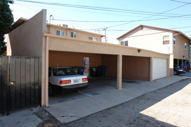 4956 Sepulveda Blvd in Sherman Oaks, CA - Building Photo - Building Photo