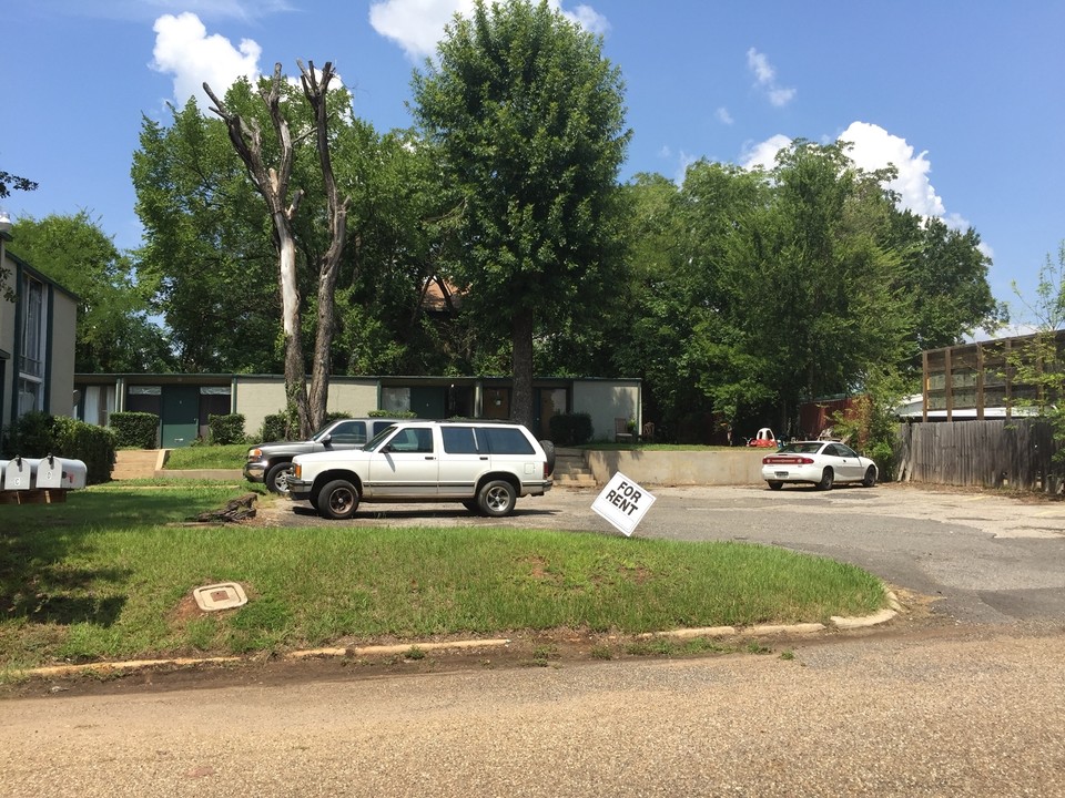 112 S Fulton St in Marshall, TX - Building Photo