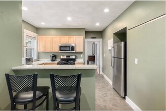 85 Yale St, Unit 1 in Medford, MA - Building Photo - Building Photo