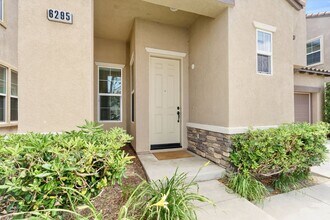 6295 Plum Way in San Diego, CA - Building Photo - Building Photo