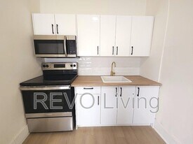 41 Elizabeth St in St Catharines, ON - Building Photo