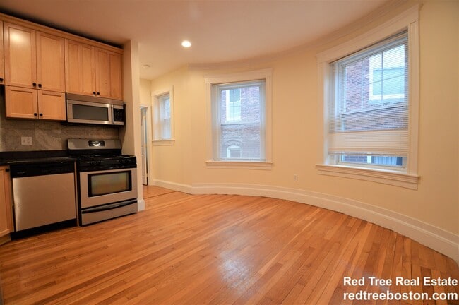 195 Winthrop Rd, Unit 16B in Brookline, MA - Building Photo - Building Photo