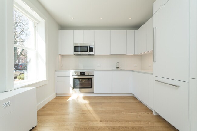 39 South St, Unit 12 in Boston, MA - Foto de edificio - Building Photo