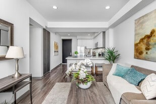 Venice Luxury Apartments in Los Angeles, CA - Building Photo