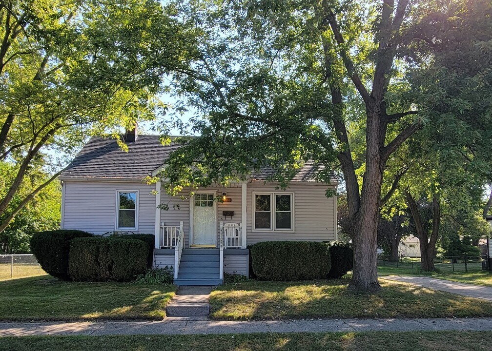 22466 Cunningham Ave in Warren, MI - Building Photo