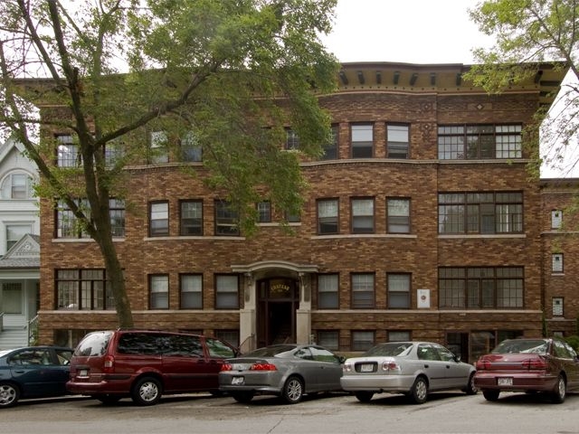 The Chateau in Milwaukee, WI - Foto de edificio