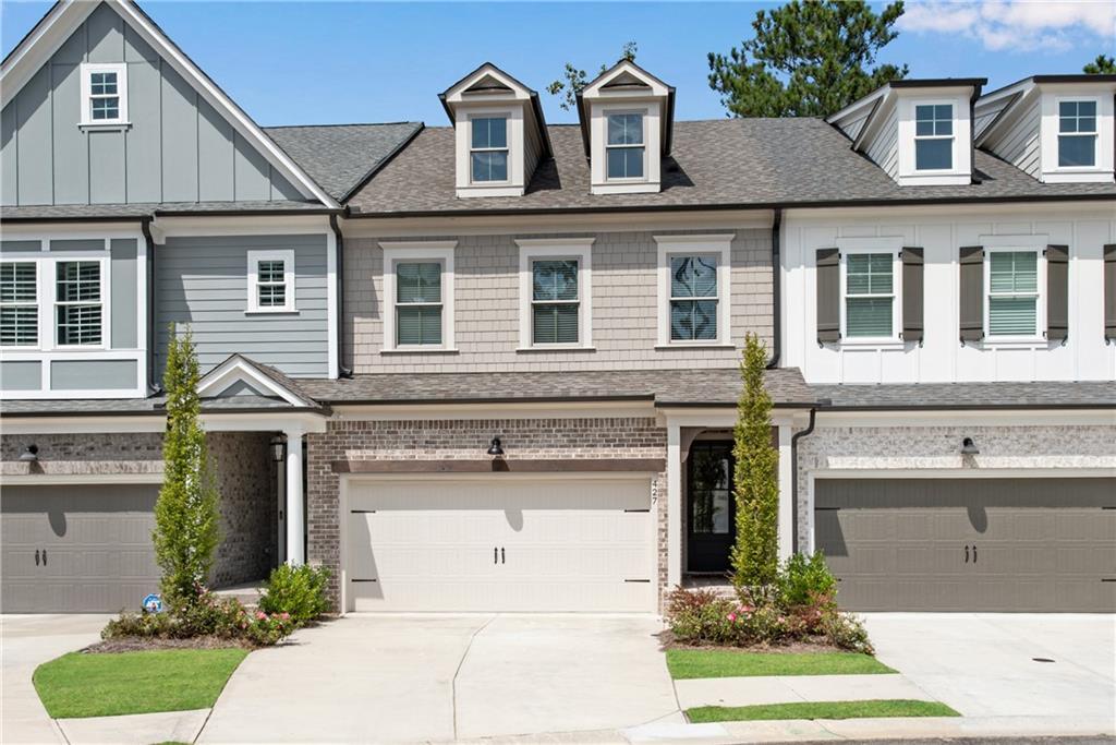 427 Retreat Ln in Canton, GA - Building Photo