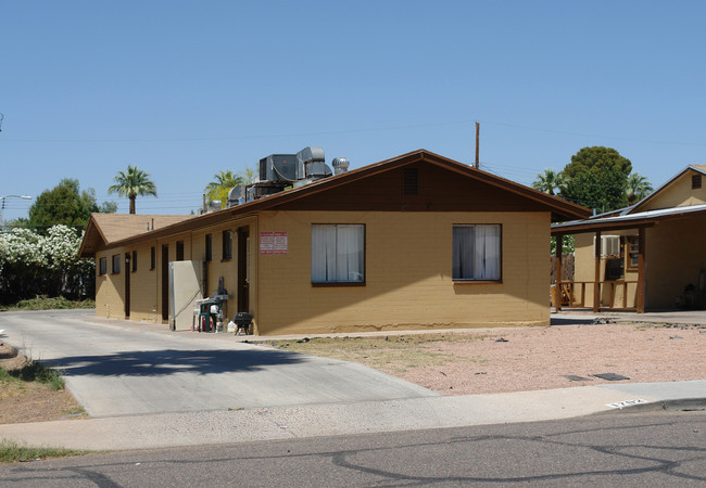 1702 E Cheery Lynn Rd in Phoenix, AZ - Building Photo - Building Photo