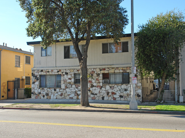 1175 S Fairfax Ave in Los Angeles, CA - Building Photo - Building Photo