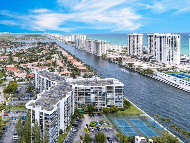 property at 1000 Parkview Dr