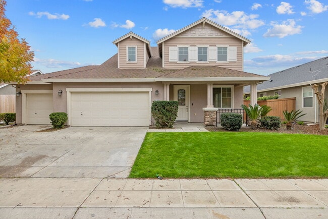 3169 Brickfield Ave in Tulare, CA - Building Photo - Building Photo