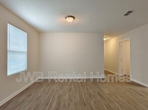 6110 Dunmire Ave in Jacksonville, FL - Foto de edificio - Building Photo