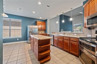 2016 Melissa Oaks Ln in Austin, TX - Building Photo - Building Photo