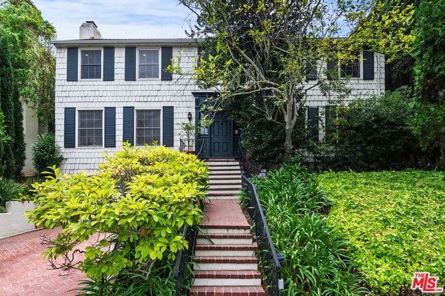 property at 662 Loring Ave