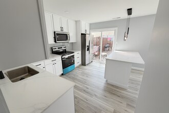 328 Carmel Woods Dr in Ellisville, MO - Building Photo - Building Photo