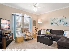 305 Holleman Dr E-Unit -#1104 in College Station, TX - Building Photo - Building Photo