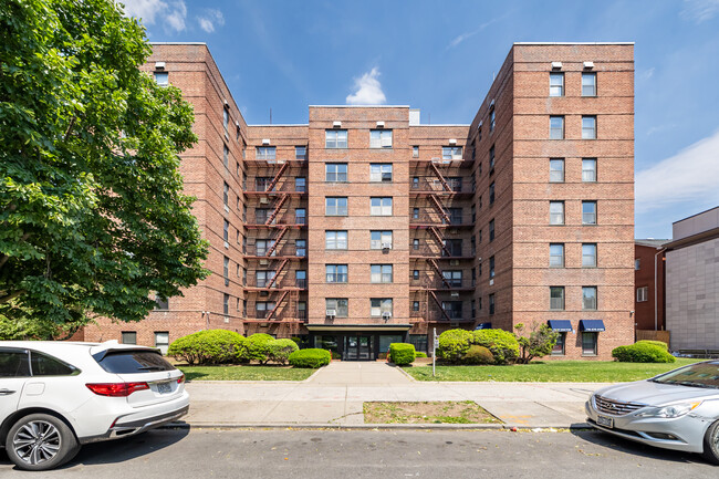 1075 Ocean Pky in Brooklyn, NY - Building Photo - Building Photo