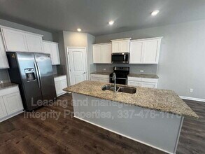 115 Rue Chateau Royal Dr in Youngsville, LA - Building Photo - Building Photo