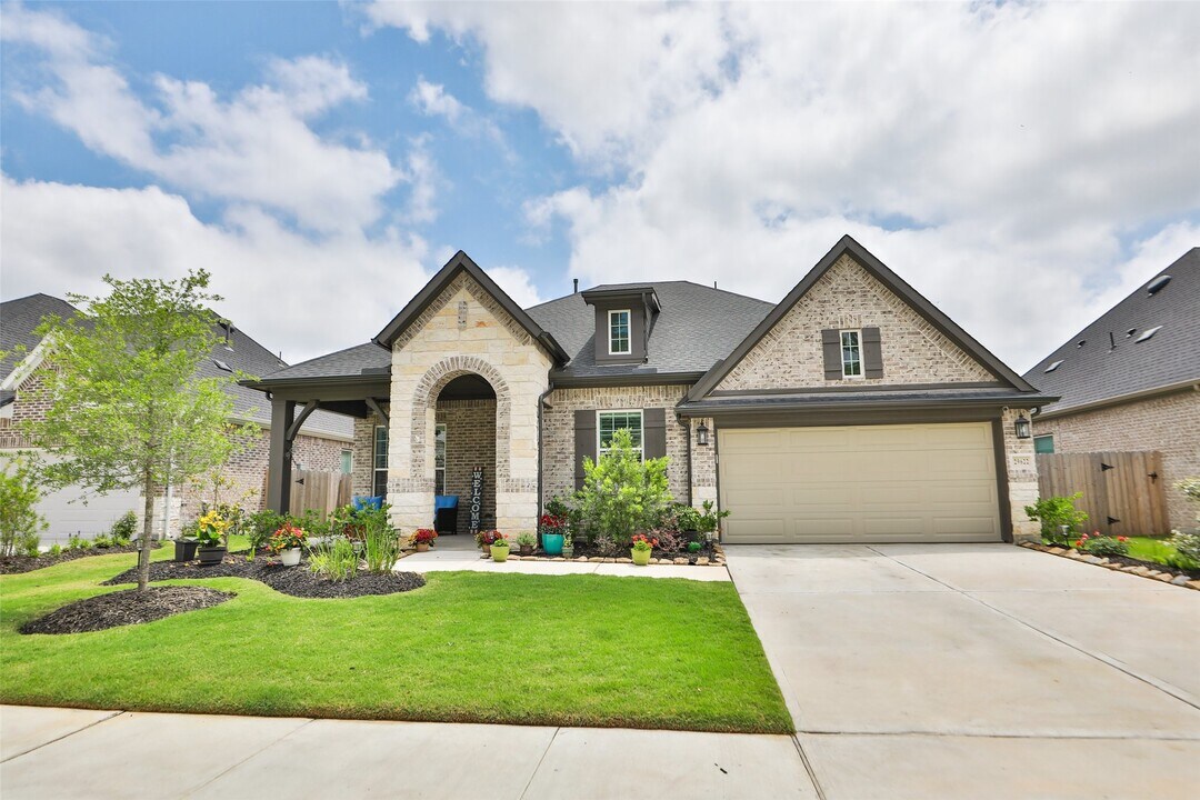 29622 Cedar Elm Wy in Tomball, TX - Building Photo