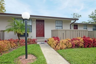 Volusia Crossing in Daytona Beach, FL - Foto de edificio - Building Photo