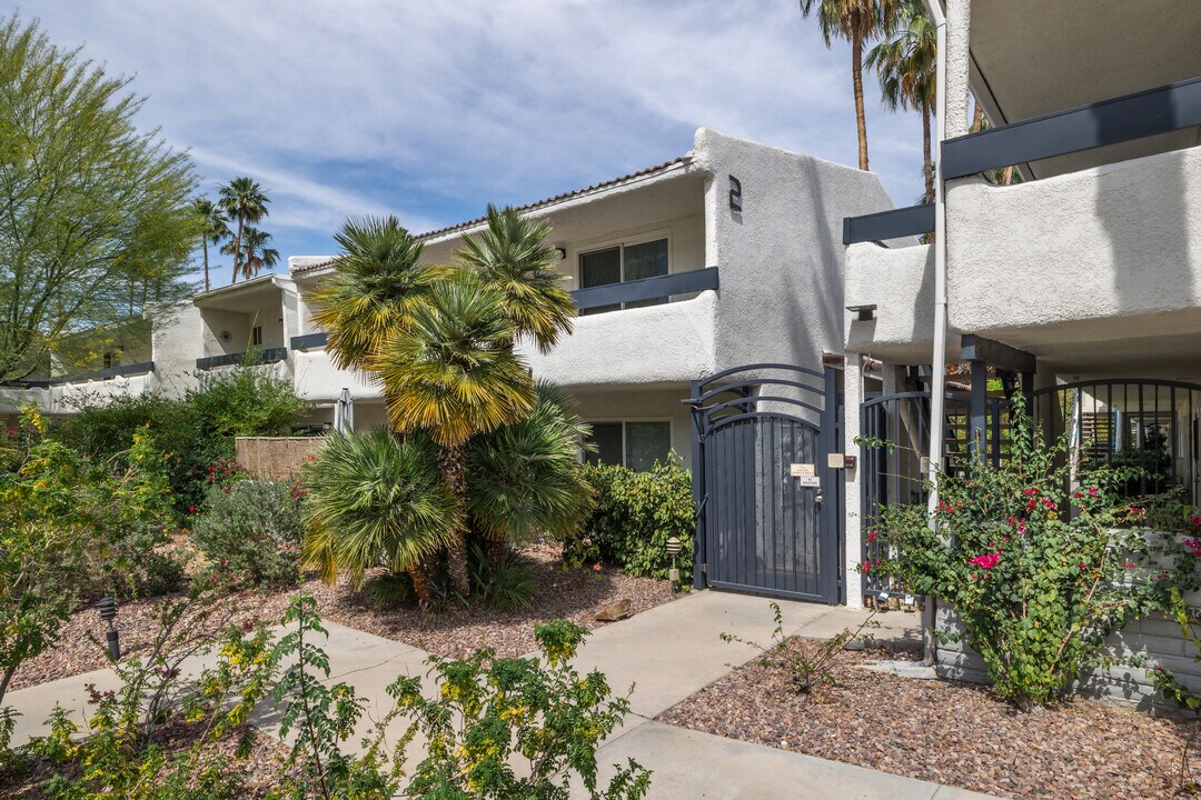 The Hideout at Sandstone Villas in Palm Springs, CA - Building Photo