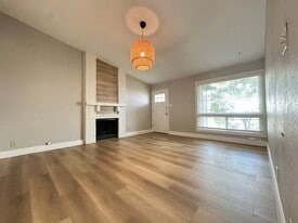 6713 West Gate Blvd in Austin, TX - Building Photo