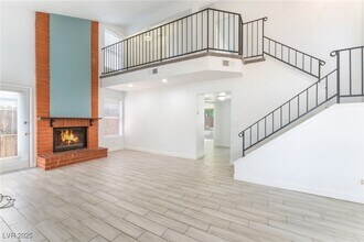 3951 Steinbeck Dr in Las Vegas, NV - Building Photo - Building Photo