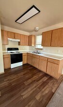 594 Shadowrock Dr in Forsyth, MO - Foto de edificio - Building Photo