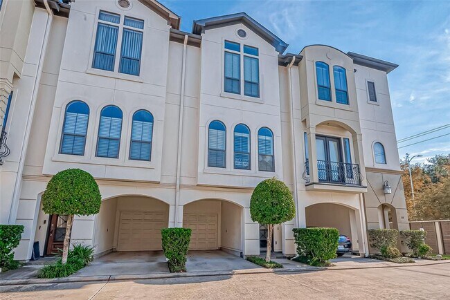 3125 Fairdale Oaks E in Houston, TX - Building Photo - Building Photo