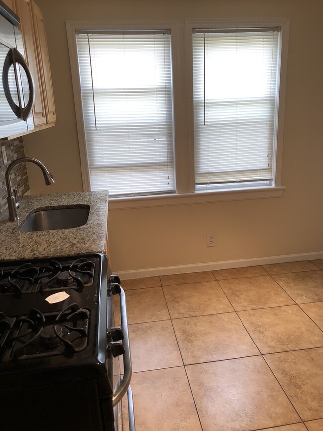 64 Cedar Ave in Newark, NJ - Building Photo - Building Photo