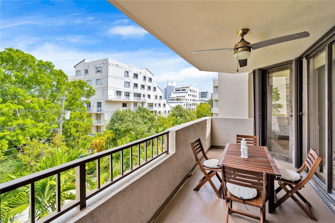 101 Crandon Blvd in Key Biscayne, FL - Building Photo